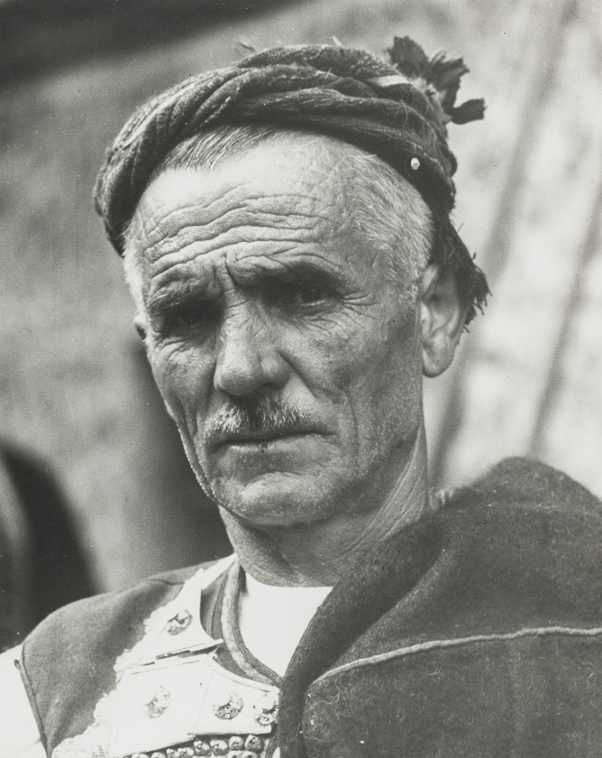 Bez naziva (muški portret)