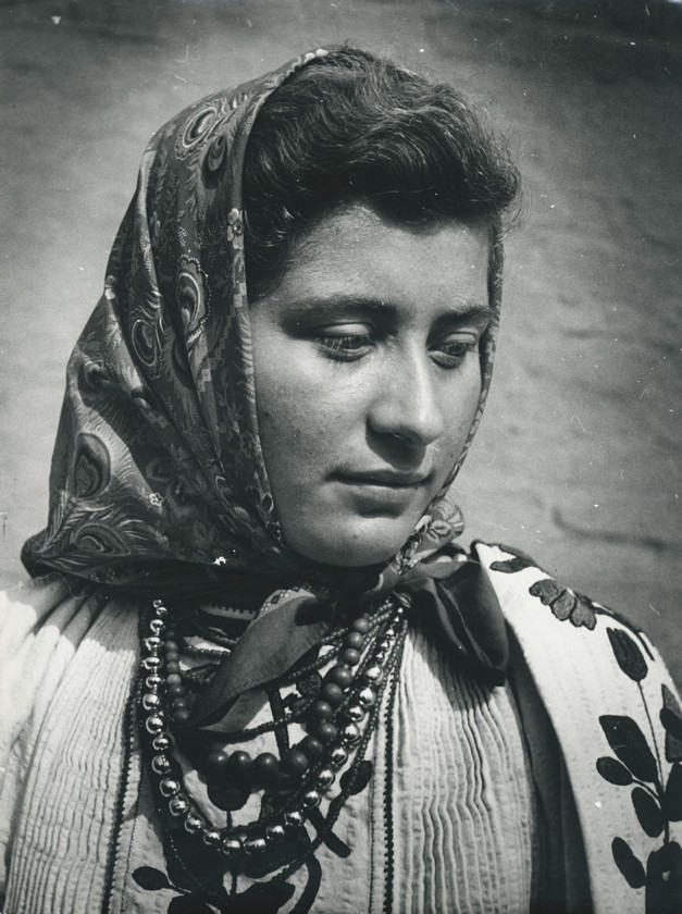 Ženski portret no 1