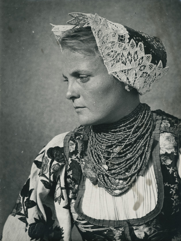 Ženski portret no 4