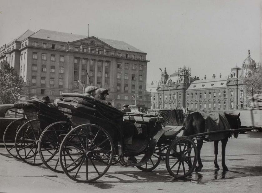 Fijaker kod Esplanade