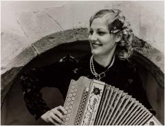 Lenka 1