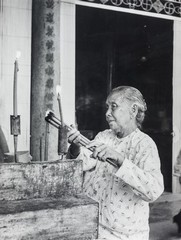 Žena u hramu